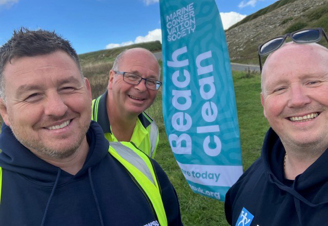 /live/news/wysiwyg/Jewson Beach clean 2.jpg