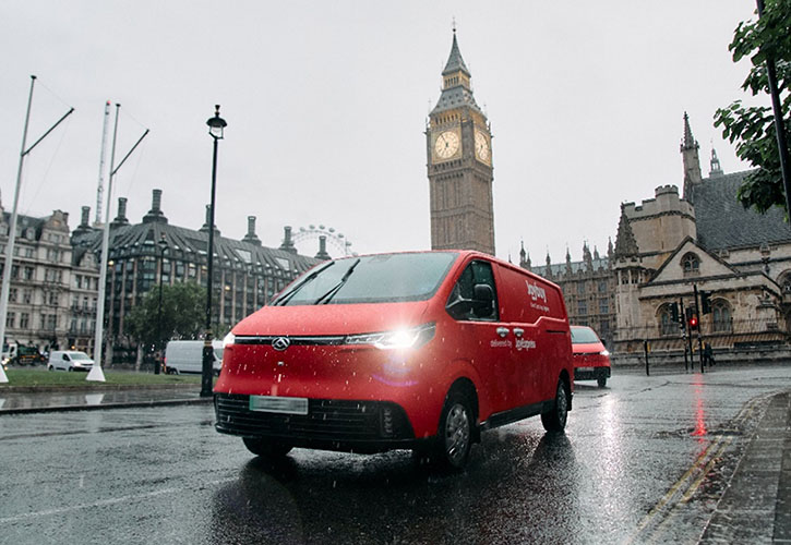 /live/news/wysiwyg/JoyExpress delivery van Big Ben.jpg