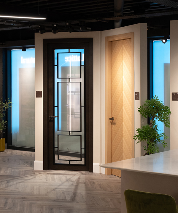 /live/news/wysiwyg/ROCCIA x UNO Showroom b 700.jpg