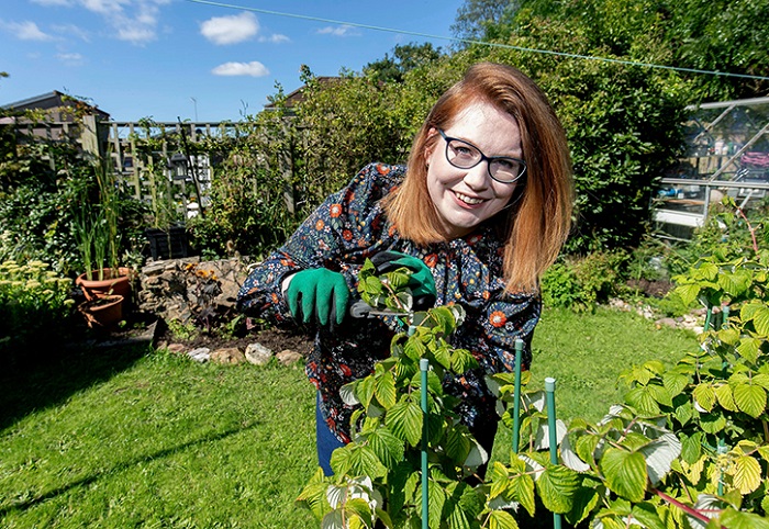 /live/news/wysiwyg/Roxy Fitzsimmons Dobbies Not Your Average Gardener winner for the Wildlife Friendly Gardener category Dobbies Garden Centres UNP.jpg