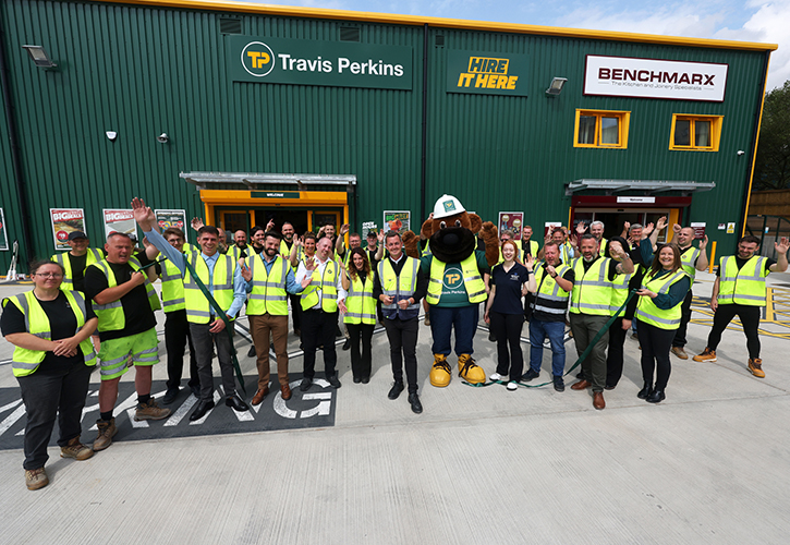 /live/news/wysiwyg/SSP Travis Perkins Salford opening 1.JPG