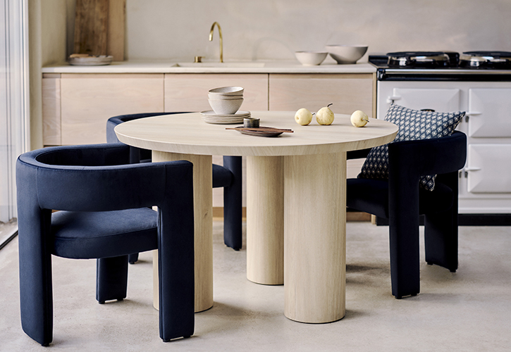 /live/news/wysiwyg/The Very Collection Home table and chairs.jpg