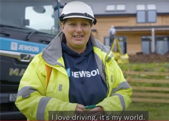 /live/news/wysiwyg/Truck driver Sally.jpg