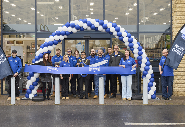 /live/news/wysiwyg/Wickes Colne Store Opening ribbon.jpg