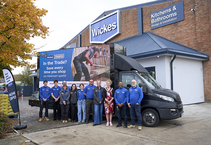 /live/news/wysiwyg/Wickes Store Opening Harrogate van.jpg