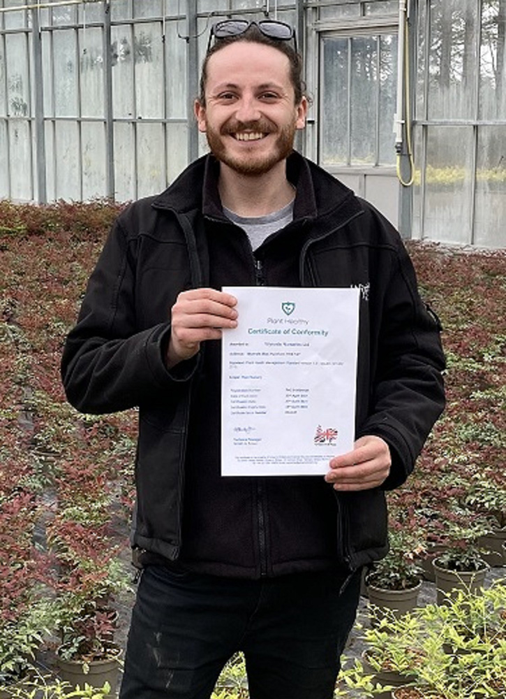 /live/news/wysiwyg/Wyevale Nurseries Production Manager Kyle Ross with Wyevale Nurseries Plant Healthy Certification.jpg